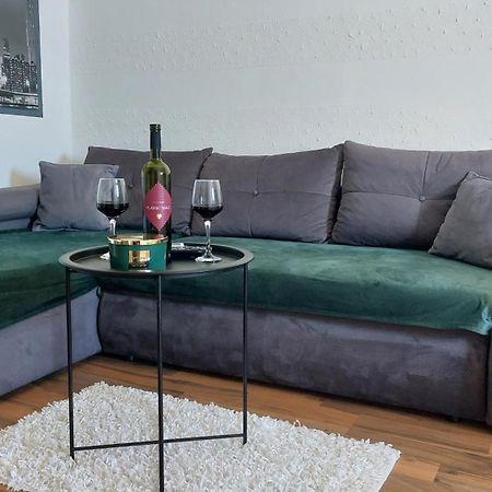 Apartment Zana Pirovac Luaran gambar
