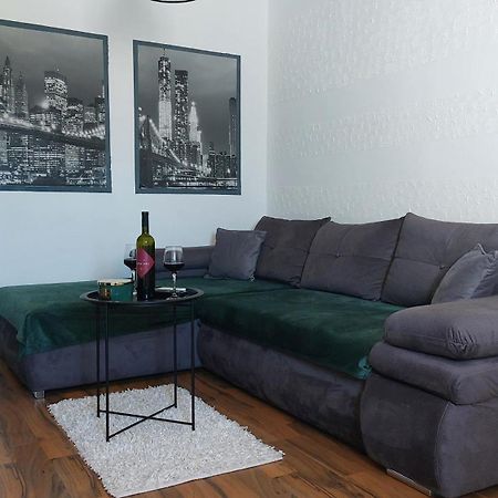 Apartment Zana Pirovac Luaran gambar