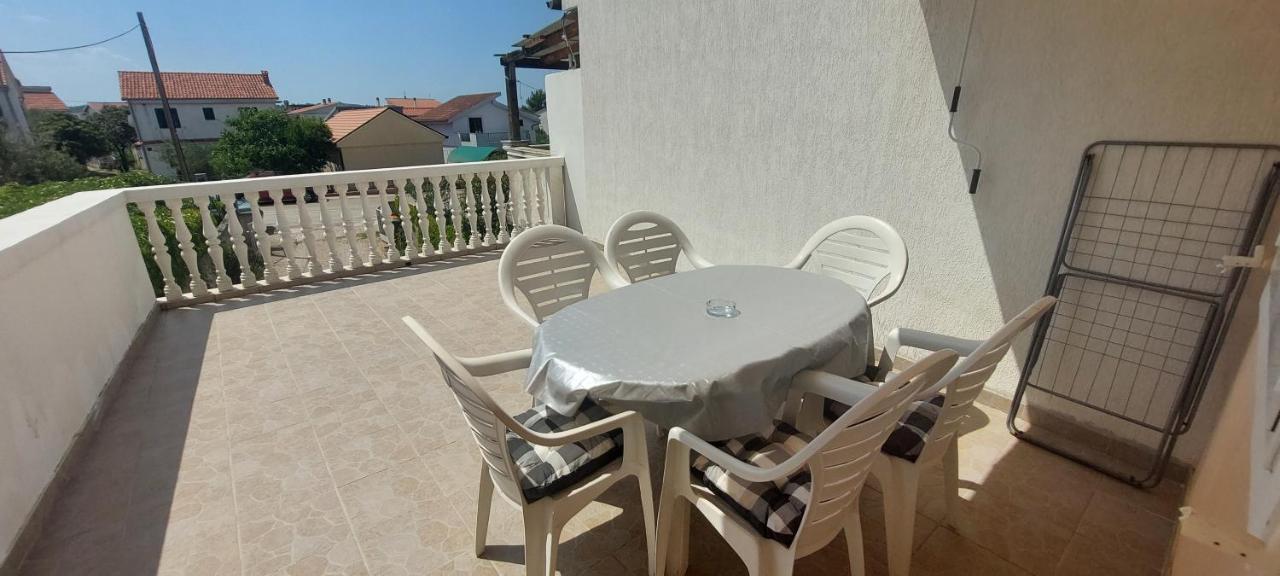 Apartment Zana Pirovac Luaran gambar
