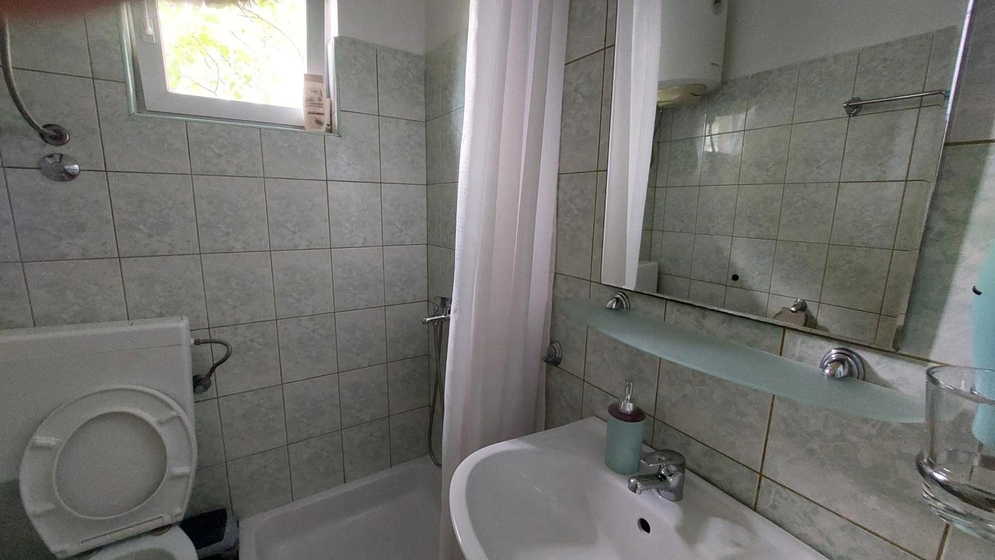 Apartment Zana Pirovac Luaran gambar