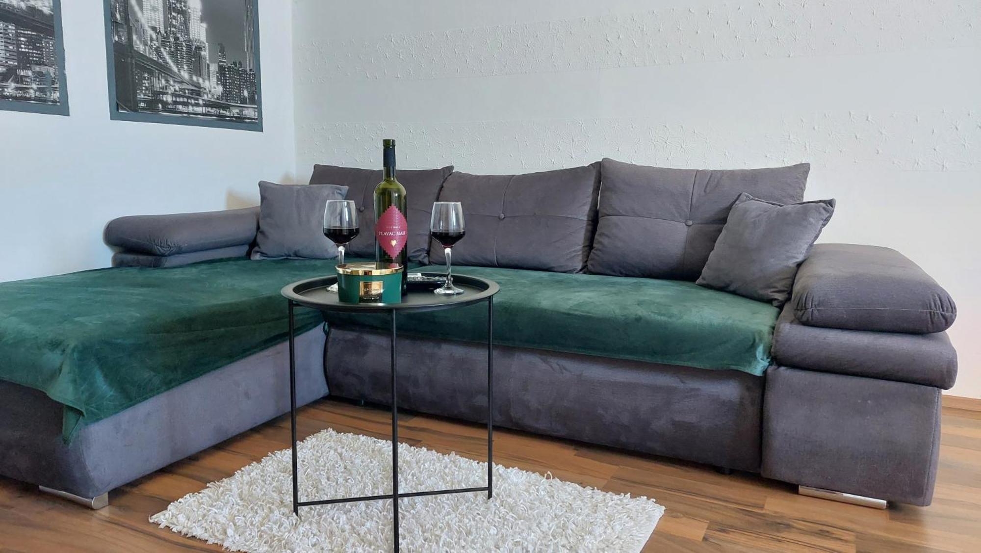 Apartment Zana Pirovac Luaran gambar