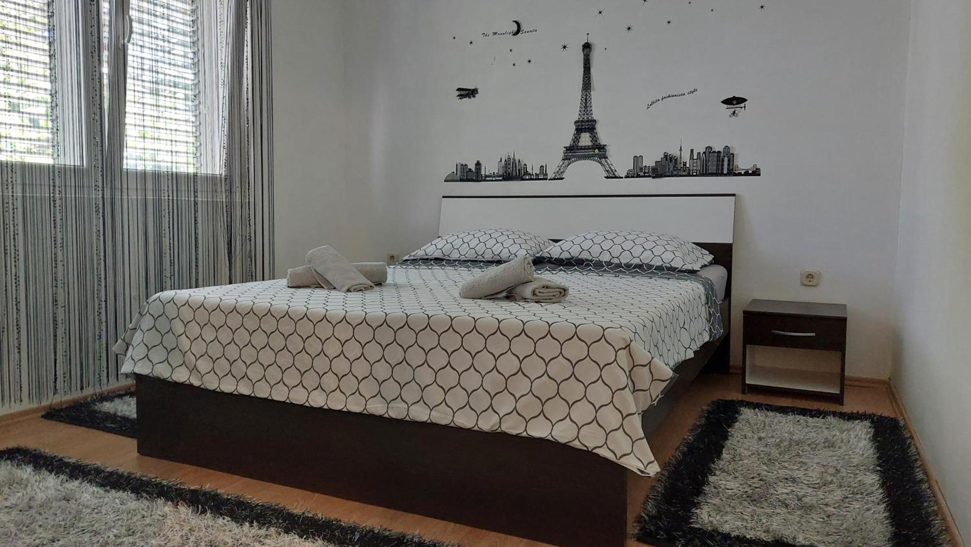 Apartment Zana Pirovac Luaran gambar